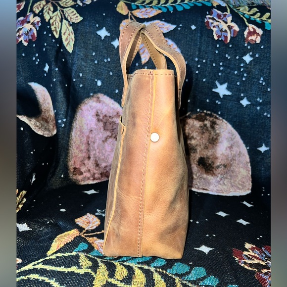 SOLD Portland Leather Goods WHEAT mini zip crossbody tote - Picture 5 of 10